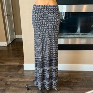 Western Bohemian Maxi Skirt Cream + Black Patterned Size Medium